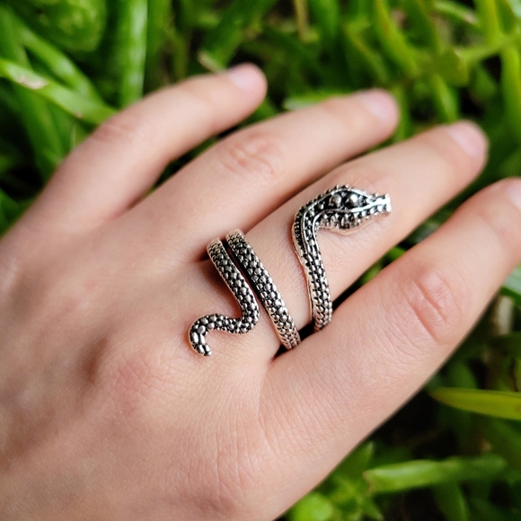 New Classic Silver Snake Ring - Picture 5 of 8